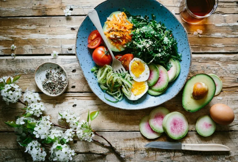 A protein-first plate of vegetables, lean protein and healthy fats for prediabetes weight loss
